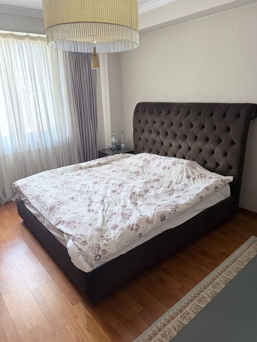 двуспальная кровать