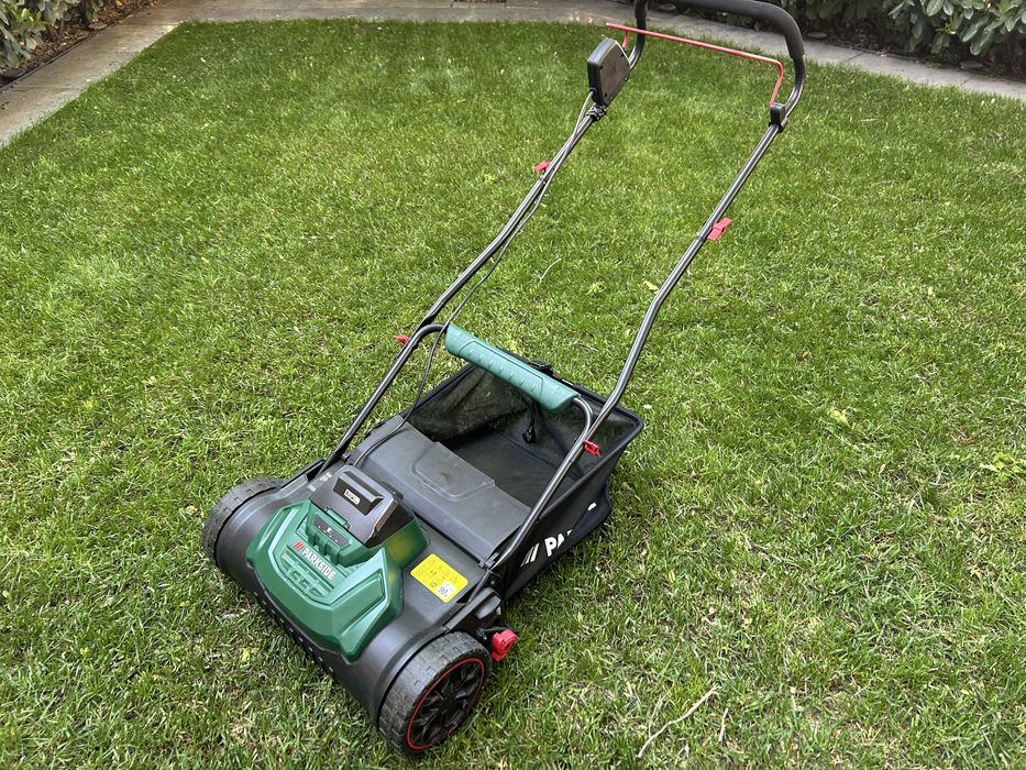 Masina tuns iarba cu acumulator