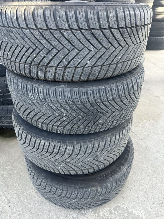Set 4 anvelope all season 195 / 50 R15 si jante Ford Fiesta