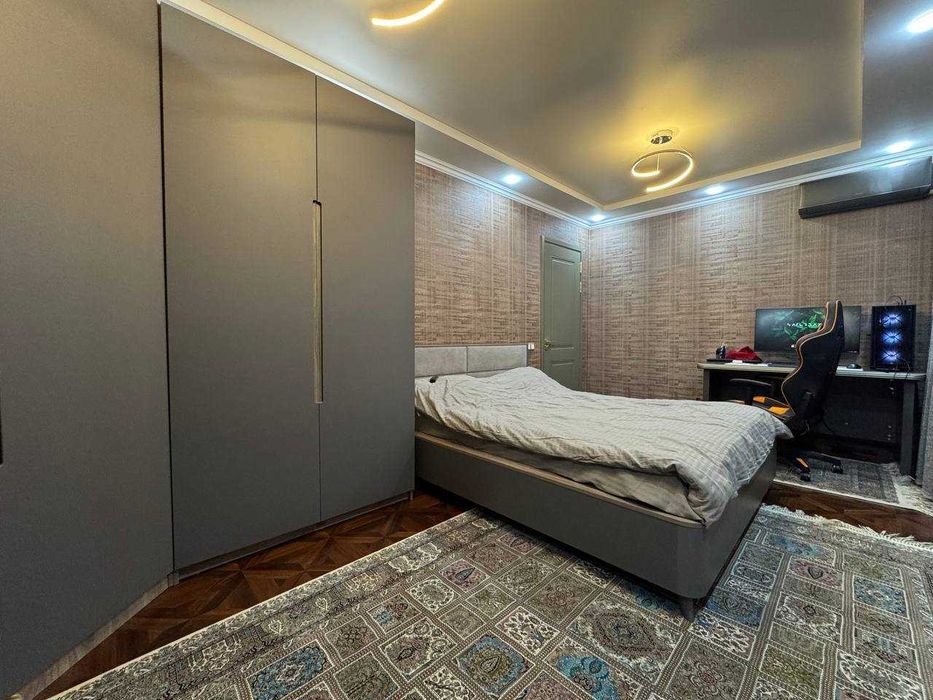 Ц-5, 90 м², 4в3, 2 этаж, мебель и техника