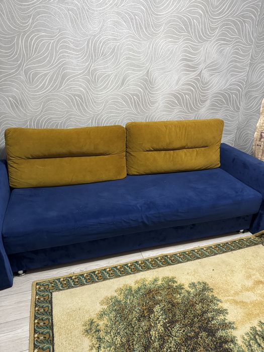 Продам диван раскладной.