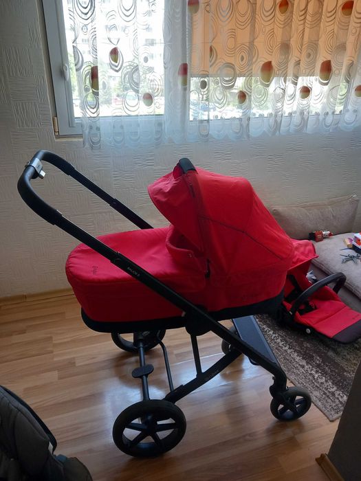 Бебешка количка с аксесоари
