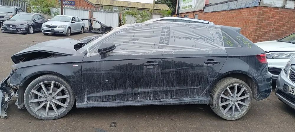 Dezmembrari / Dezmembrez Audi A3 2.0 2.0 CRBC cutie viteze PUH cod culoare LY9B