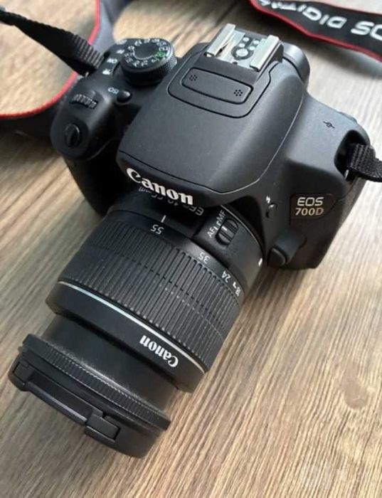 Фотоаппарат Canon EOS700D
