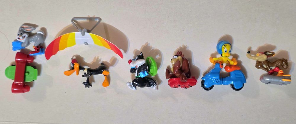 Пълни серии от Kinder Surprise