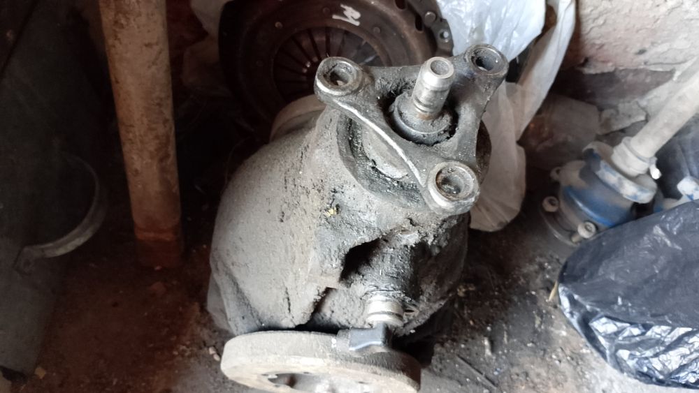 Редуктор на Мерседес 190,124.