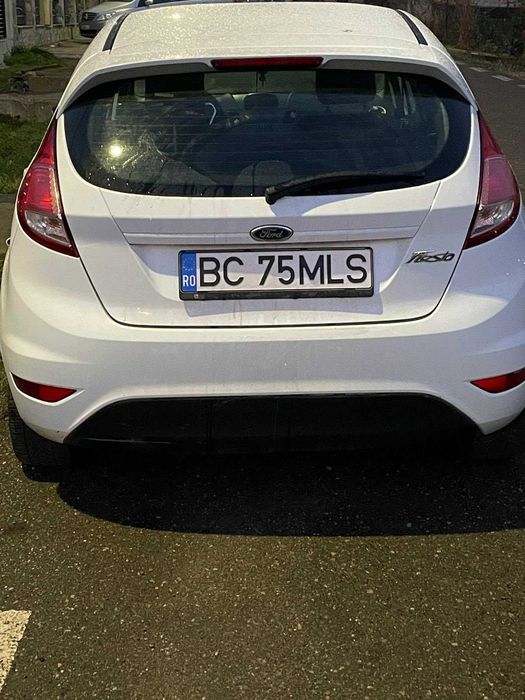 Masina ford fiesta