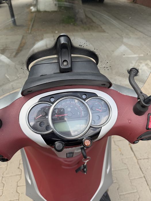 Продавам Piaggio beverly 350st