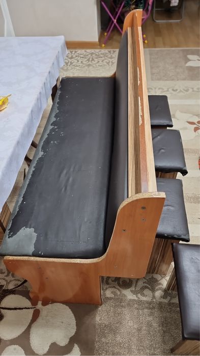 Отдам даром бесплатно стол стулья