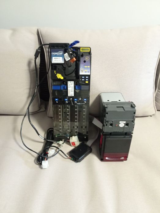 Евро,Euro Банкнотоприемащо устройство+монетен механизъм за Вендинг