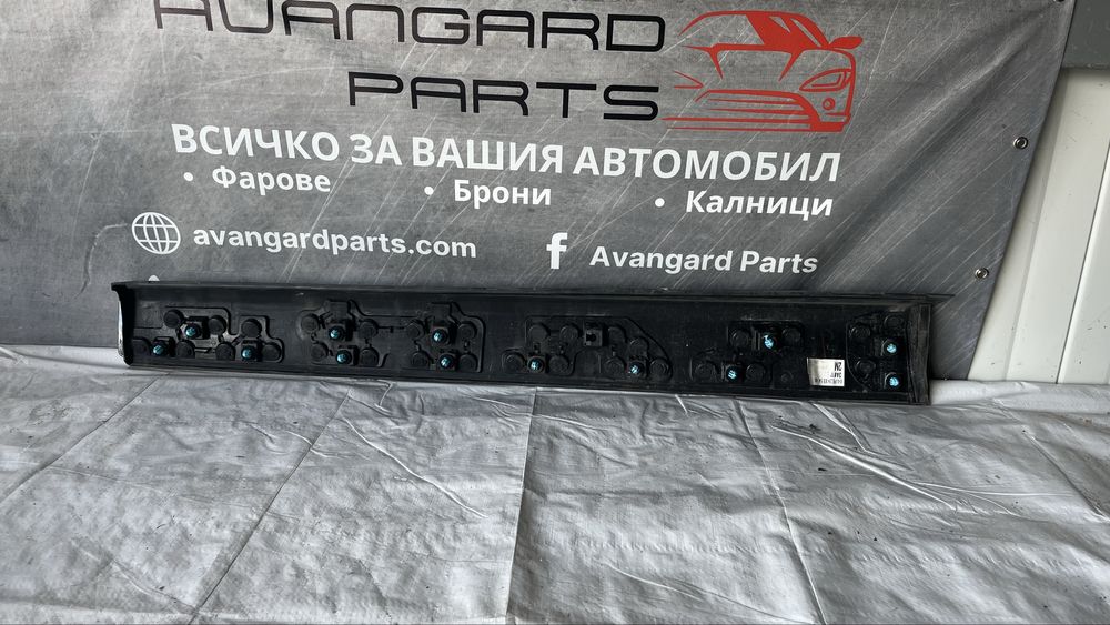 Предна лява лайстна на врата Mazda CX60