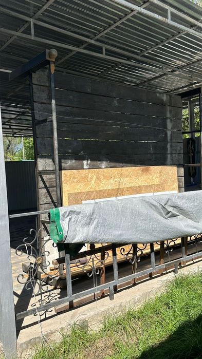 Продам тапчан 3 метра на 2,5 метра