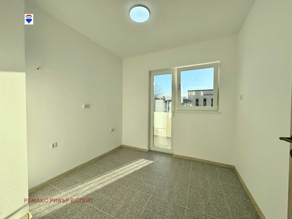 Ремонтиран двустаен апартамент за продажба кв. Широк център