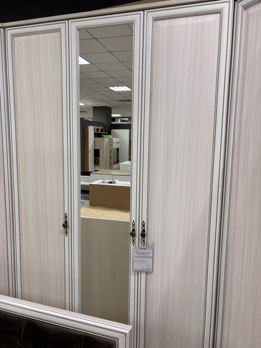 Продам б/у спальный гарнитур