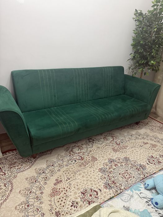 Срочно продам диван.