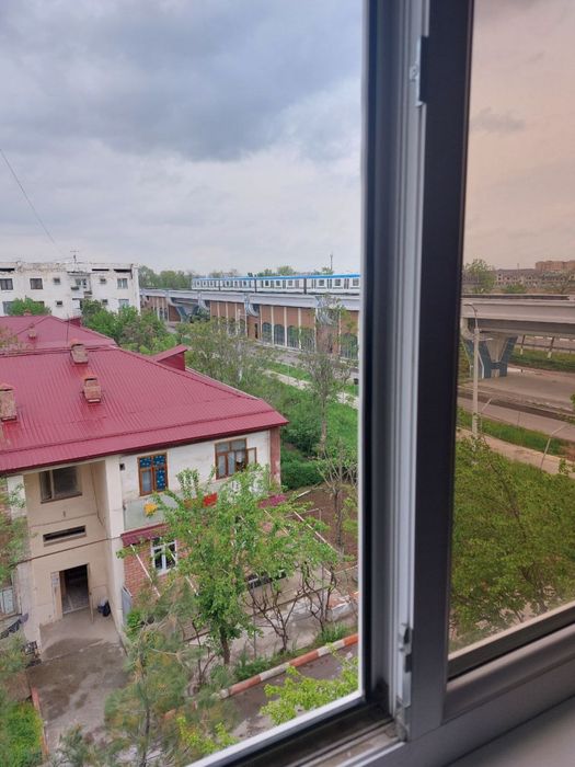 Dom sotiladi 3 xonali 77 serya