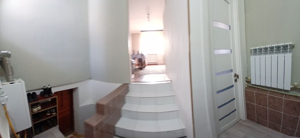 Продам дом + две времянки