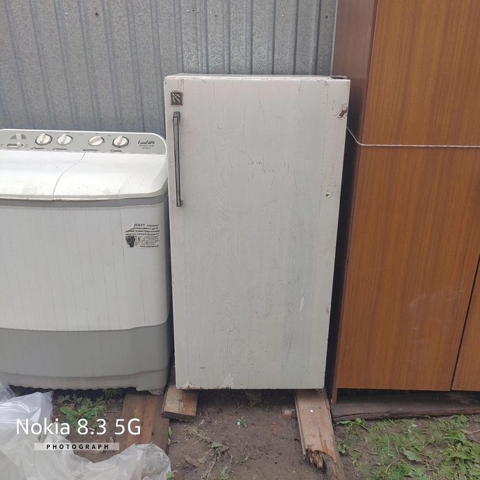 Тоңазытқыш істеп тұр