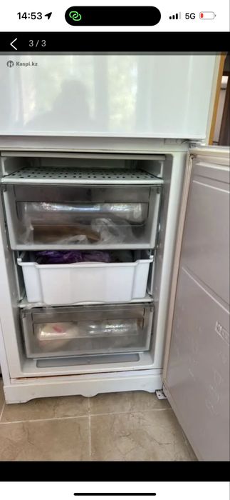 Холодильник Hotpoint-Ariston
