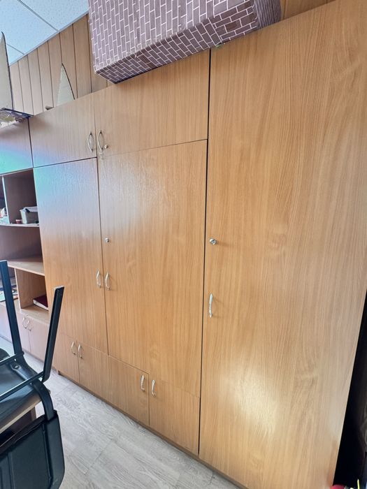 Шкаф кабинетный.