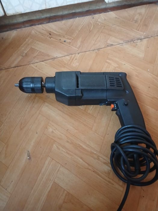 Электоинструмент дрель
