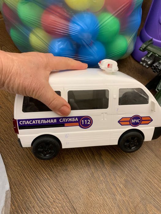 Детские игрушки, одежда