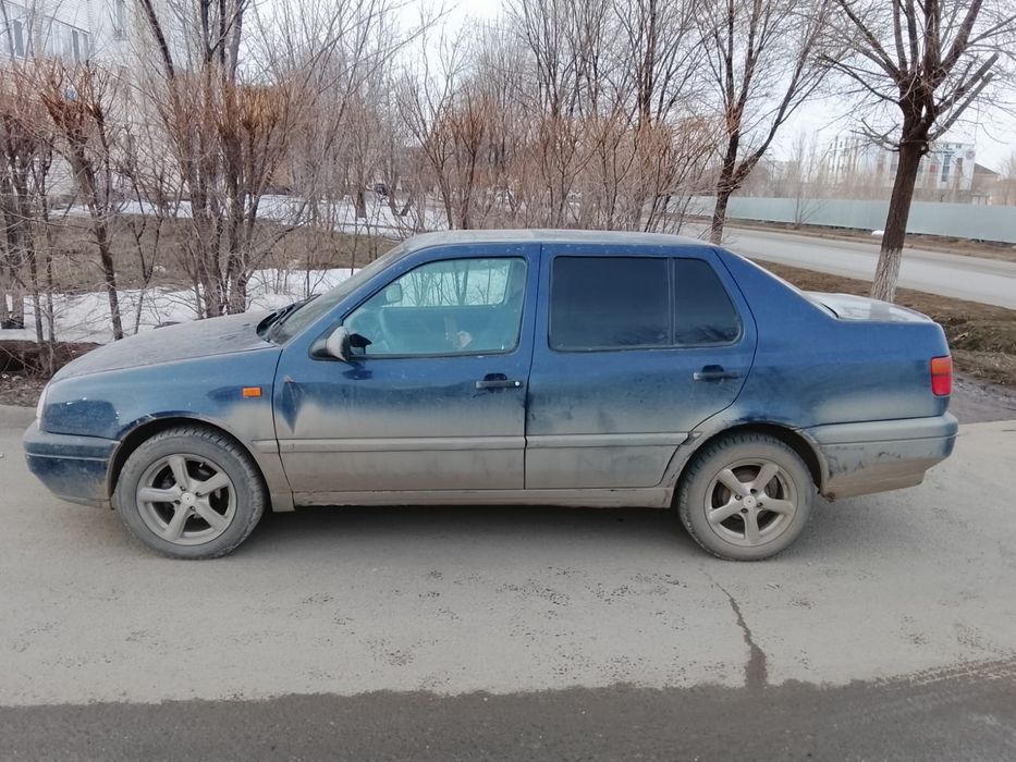 Продам машину Вольксваген Венто