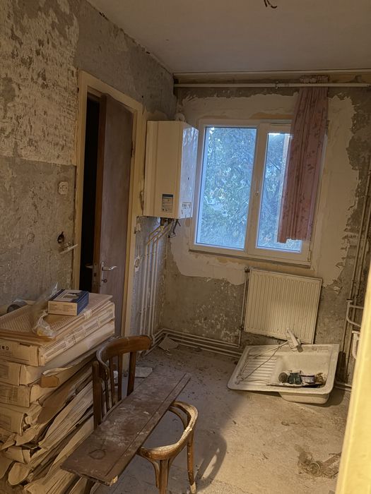 Vand apartament 3 camere Militari