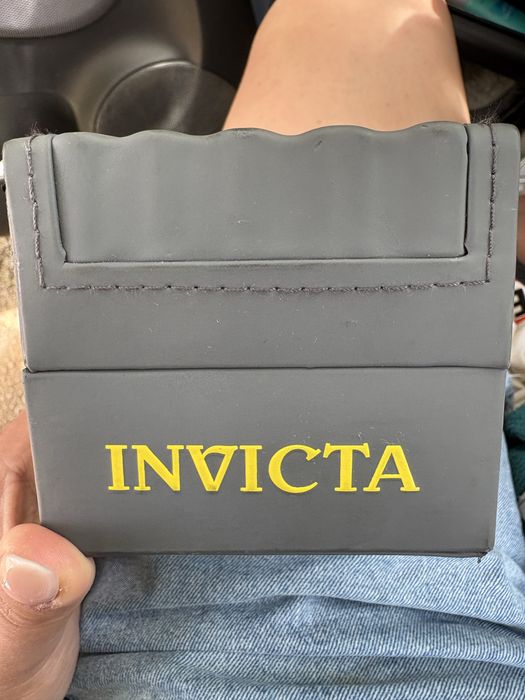 Часовник Invicta