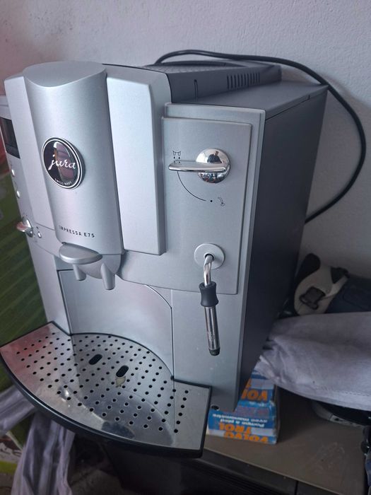 Продавам кафе-машини Робот Бош Делонги и Саеко.