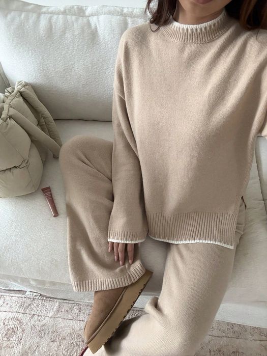 Set de două bucăți de pulover și pantaloni