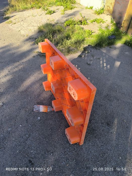 Продам поддоны пластиковые