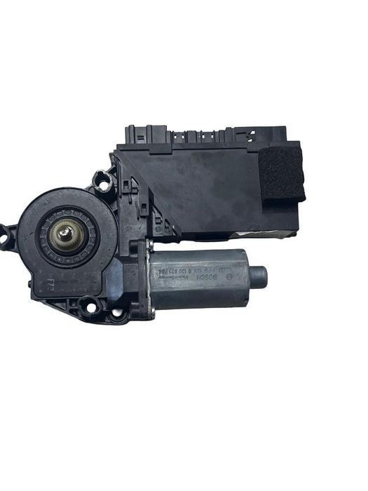 Motoras Geam Dreapta Fata Audi A8 Ii 4E2, 4E8 2002 - 2010 0130821764