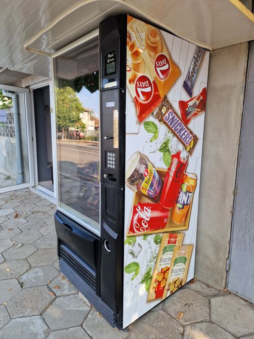 Necta Sfera вендинг машина за храна и напитки
