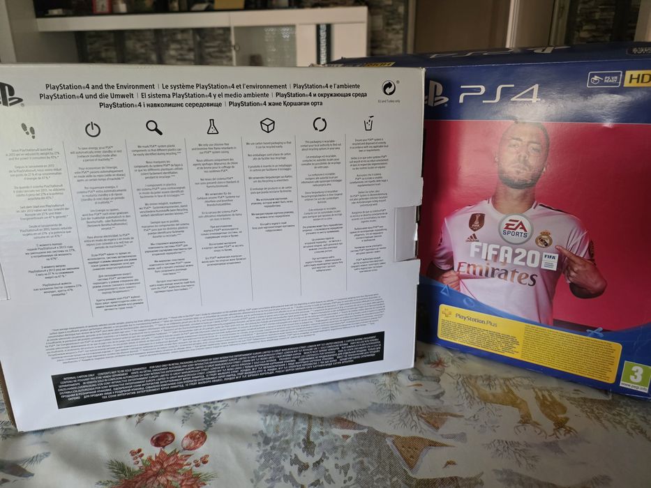 PlayStation 4 / PS4, 1TB, 2 джойстика, кутия