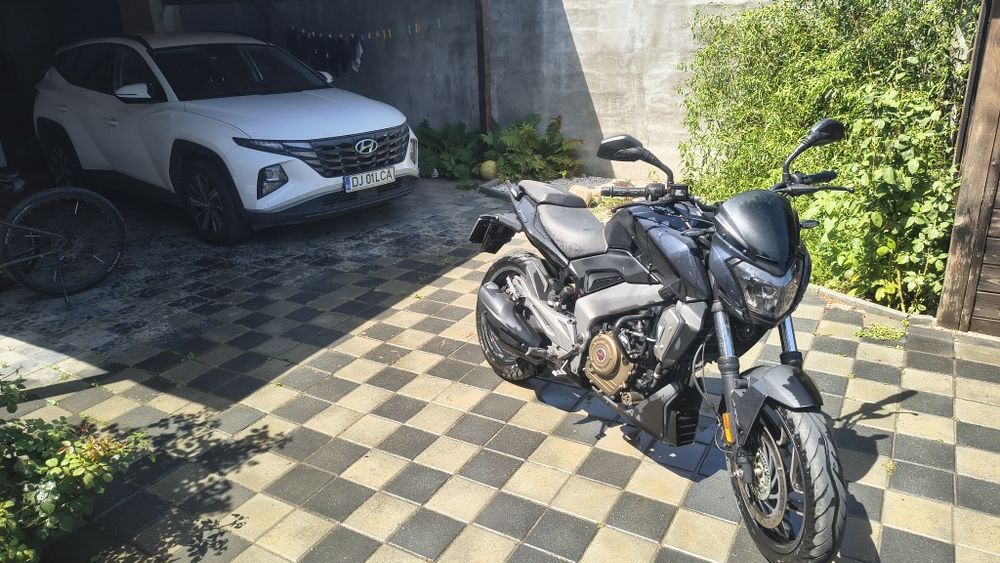 Motocicleta 6500 km , aproape noua.