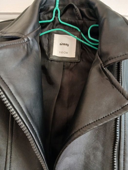 Продам куртку детскую кожаную для девочки