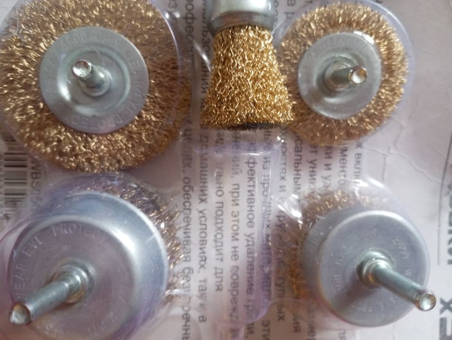 Щётки крацовки, насадки на дрель. 2000