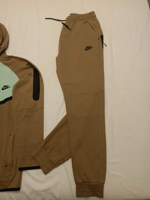 Спортен екип Nike tech fleece
