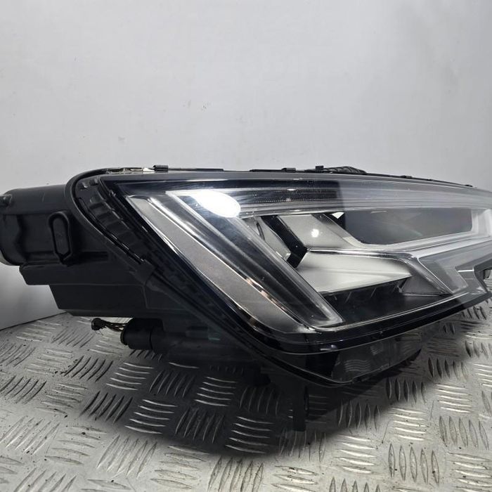 Far dreapta BI XENON lupa LED Audi A4 8W2, B9