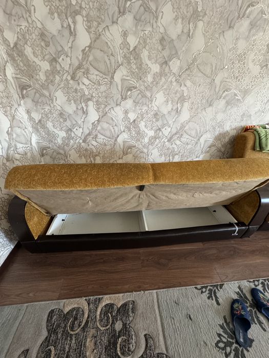 Продам диван и два кресла