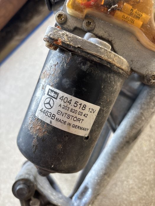 Механизъм с моторче за чистачки Мерцедес Ц класа 203