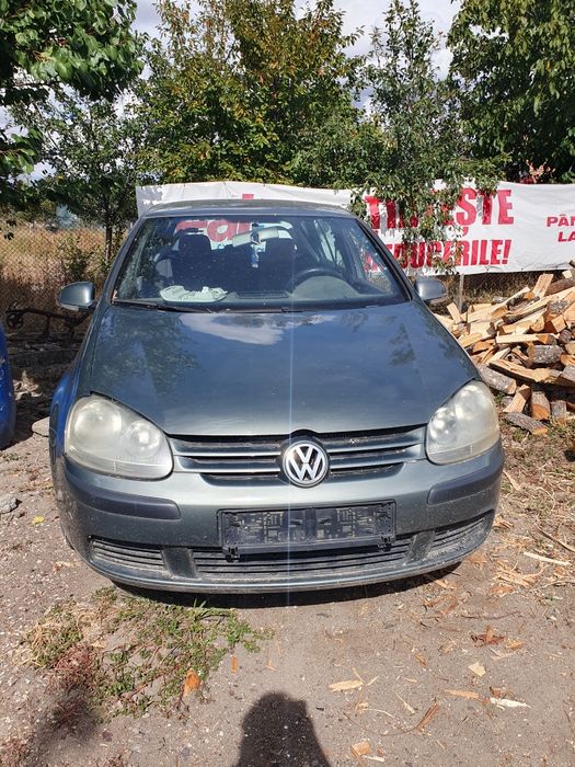 Dezmembrez Golf 5 1.4 benzina
