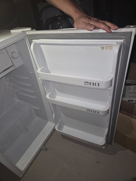 Пррдам холодильник  Artel