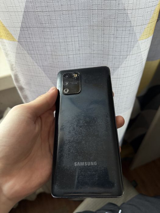 Samsung s10lite состояние не очень