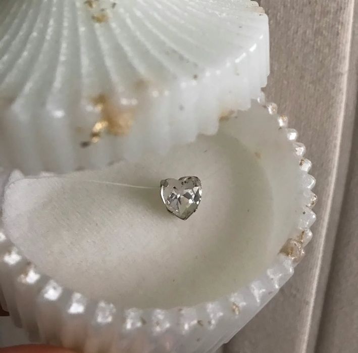 Колиета с Цирконий върху корда