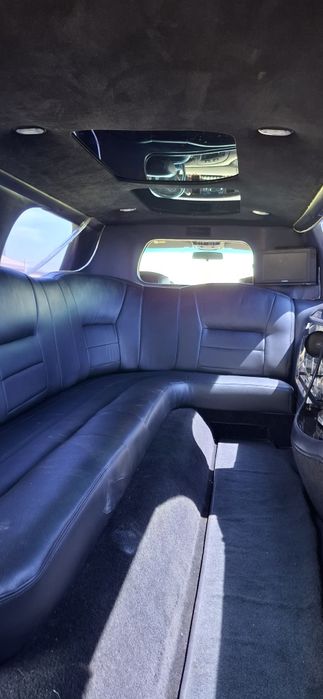 Vând Limuzina Lincoln