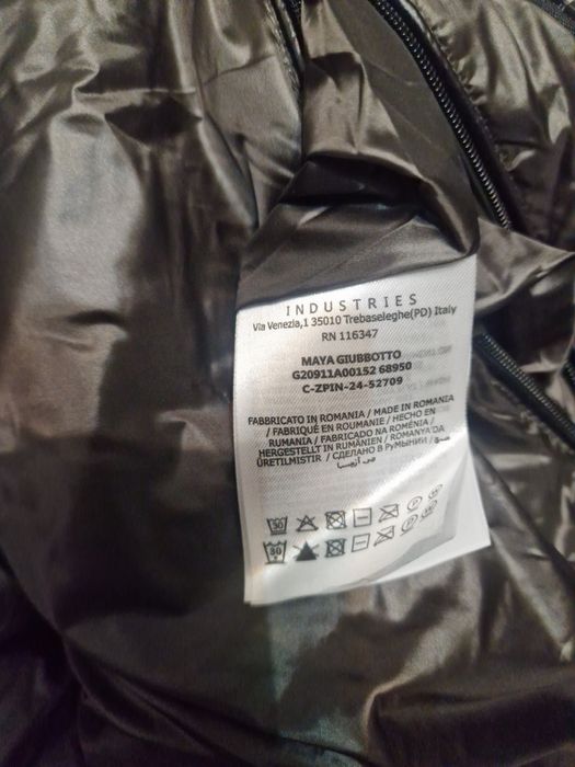 Moncler Maya Black

1 450