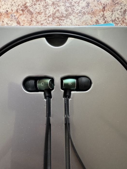 Наушники блютуз celebrat