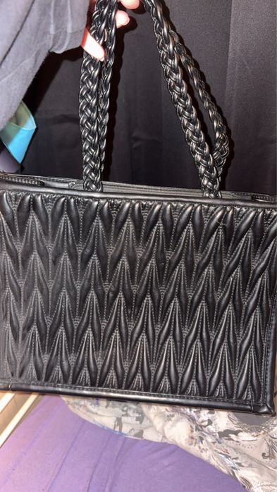 Чисто нова чанта носена е само веднъж